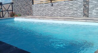 Location d’une villa neuve d’exception avec une agréable piscine privée dans un cadre idyllique à Vale