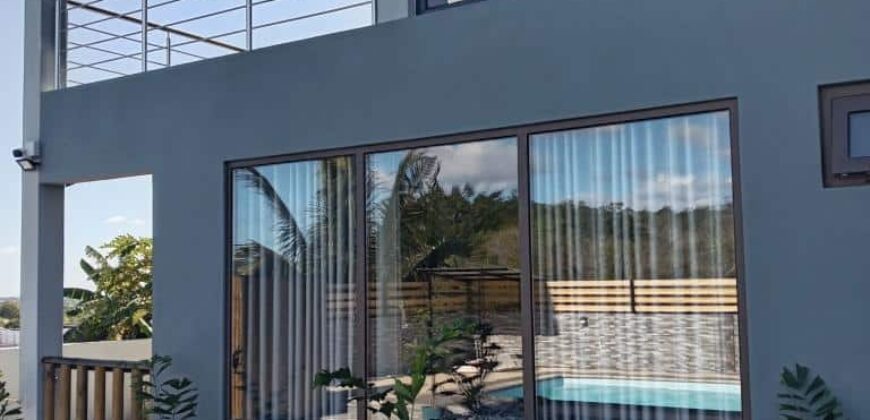 Location d’une villa neuve d’exception avec une agréable piscine privée dans un cadre idyllique à Vale