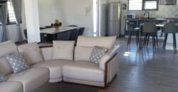 Location d’une villa neuve d’exception avec une agréable piscine privée dans un cadre idyllique à Vale