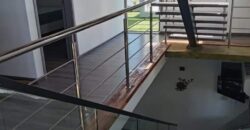 Location d’une villa neuve d’exception avec une agréable piscine privée dans un cadre idyllique à Vale
