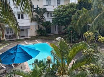 A louer un bel appartement en Triplex dans une résidence avec piscine à Pereybère