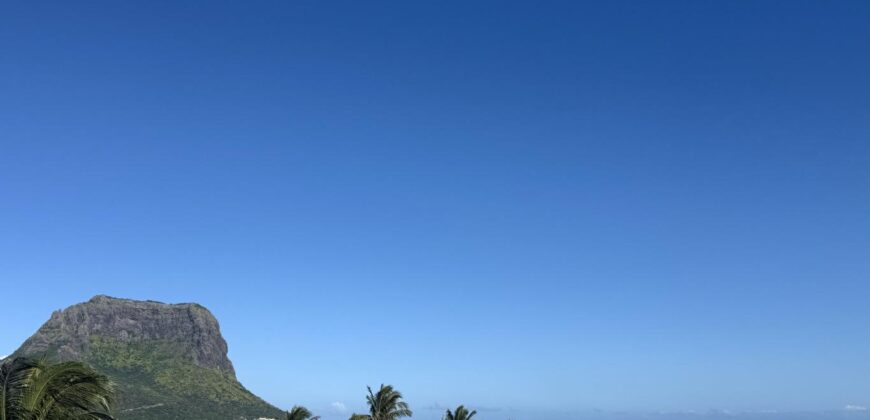 Vente d’un appartement moderne de 184M2 avec toit-terrasse offrant vue panoramique mer et montagne à La Gaulette
