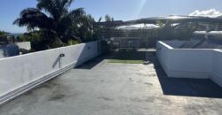 Vente d’un appartement moderne de 184M2 avec toit-terrasse offrant vue panoramique mer et montagne à La Gaulette