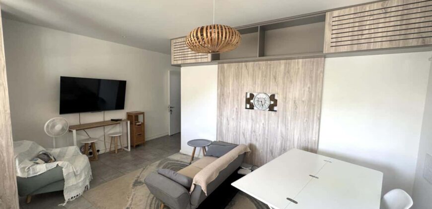 Vente d’un appartement moderne de 184M2 avec toit-terrasse offrant vue panoramique mer et montagne à La Gaulette