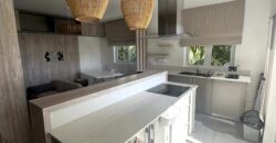 Vente d’un appartement moderne de 184M2 avec toit-terrasse offrant vue panoramique mer et montagne à La Gaulette
