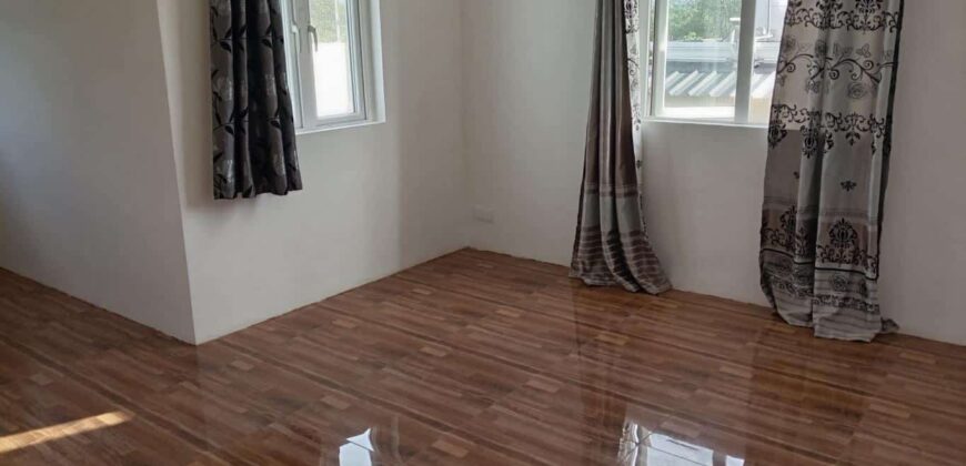 A vendre une spacieuse villa familiale de 347m2 avec rooftop offrant vue mer et montagne dans le secteur prisé de Goodlands