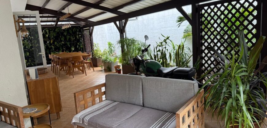 Vente d’une magnifique villa avec jardin paysager nichée dans un environnement paisible et verdoyant à Saint Francois