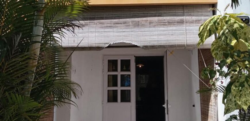 A louer un bel appartement en Triplex dans une résidence avec piscine à Pereybère