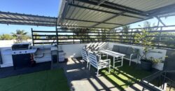 Vente d’un appartement moderne de 184M2 avec toit-terrasse offrant vue panoramique mer et montagne à La Gaulette