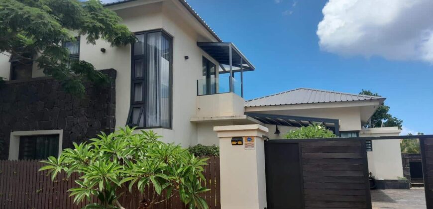Location d’une superbe villa moderne avec piscine privée au sein d’une résidence sécurisée à Pointe aux Piments