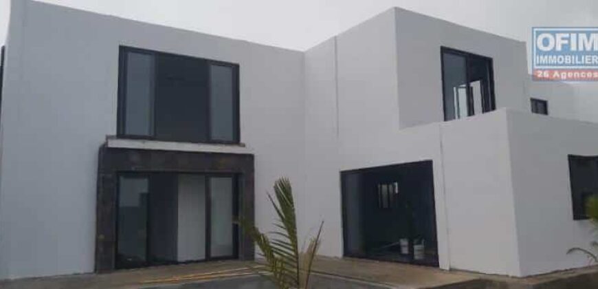 A vendre villa de standing avec piscine à personnaliser selon vos envies dans un cadre paisible à Daruty