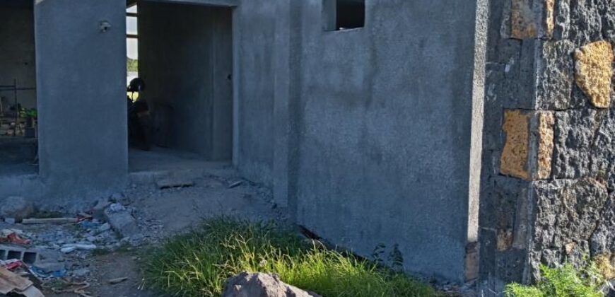 Investissez dans une villa d’exception de 250m2 sur un vaste terrain de 700m2 à Daruty