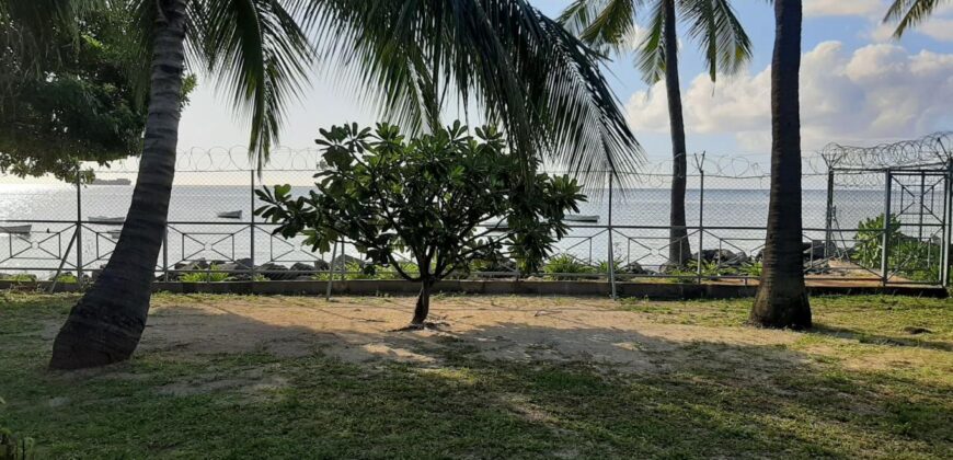 Location d’une charmante villa avec jardin verdoyant en front de mer à Pointe aux Sables
