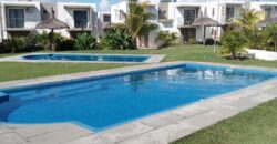 Location d’une charmante villa en duplex entièrement rénovée offrant un accès aux piscines dans un complexe résidentiel à 5 minutes de Goodlands