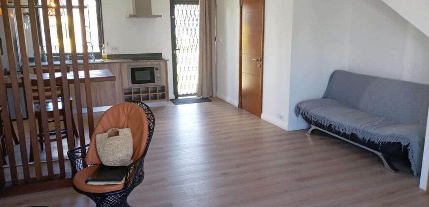 Location d’une charmante villa en duplex entièrement rénovée offrant un accès aux piscines dans un complexe résidentiel à 5 minutes de Goodlands