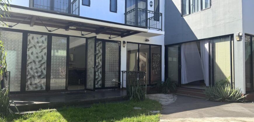Location d’une agréable villa avec piscine située dans un quartier résidentiel à Flic en Flac