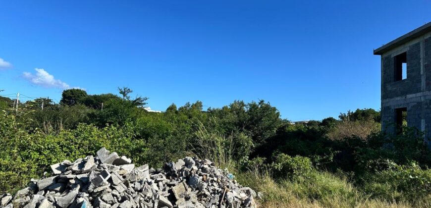 A vendre un terrain de 10 perches situé dans un environnement calme verdoyant et entouré de nature à Péreybère