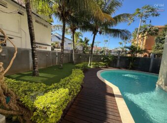 A louer une spacieuse villa familiale avec agréable piscine à 5 min de la plage de Mont Choisy