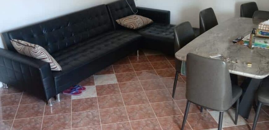 A louer une villa en duplex avec jardin située dans un quartier résidentiel calme à Trou aux biches