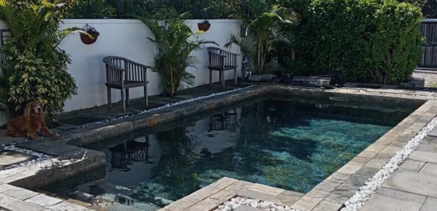 Location d’une ravissante villa meublée avec piscine à deux mins à pied de la plage à Bain Boeuf