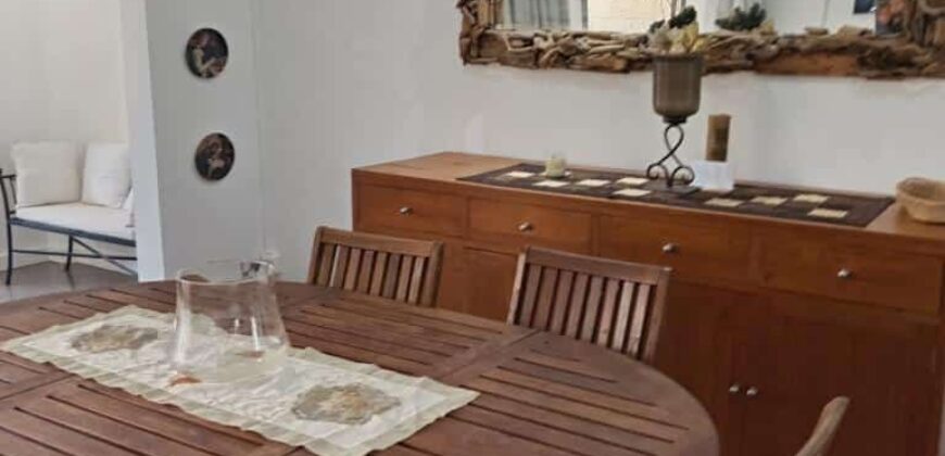 Location d’une ravissante villa meublée avec piscine à deux mins à pied de la plage à Bain Boeuf