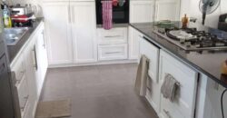 Location d’une ravissante villa meublée avec piscine à deux mins à pied de la plage à Bain Boeuf