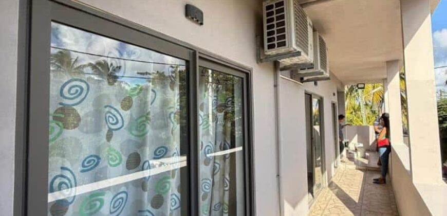 À louer studios semi-meublés situés proche de la plage à Trou aux Biches