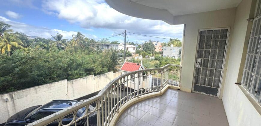 Location d’un charmant appartement T4 de 120 m2 situé dans un quartier calme proche de la plage d’Albion