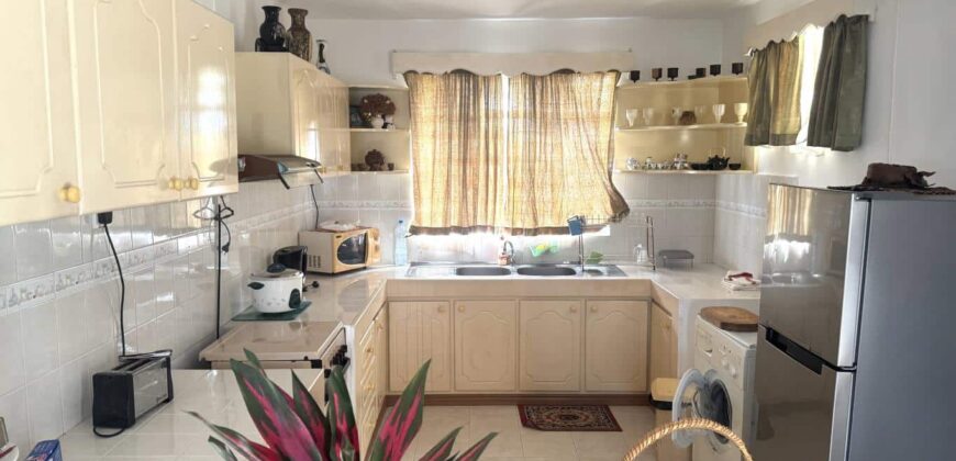Location d’un charmant appartement T4 de 120 m2 situé dans un quartier calme proche de la plage d’Albion