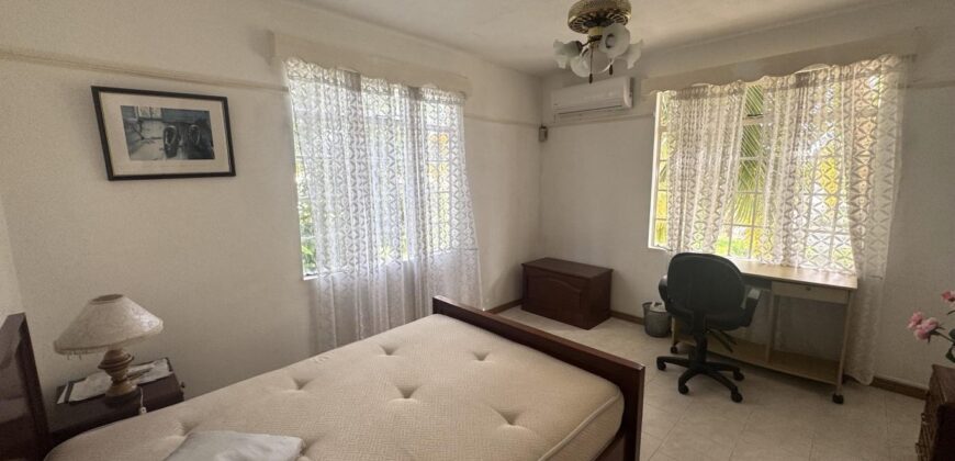 Location d’un charmant appartement T4 de 120 m2 situé dans un quartier calme proche de la plage d’Albion