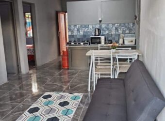 Location d’un charmant appartement T3 entièrement rénové avec piscine situé à seulement 2 minutes de la plage de Grand-Gaube.