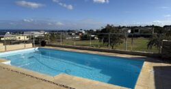 En vente une élégante villa récente de 300 m² avec piscine sur 542 m² de terrain au calme à Flic en Flac