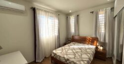 En vente une élégante villa récente de 300 m² avec piscine sur 542 m² de terrain au calme à Flic en Flac