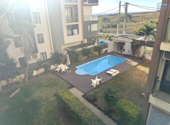 A louer un élégant appartement dans une résidence sécurisée de standing avec piscine à Flic en Flac