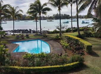 Location d’un appartement haut de gamme “pieds dans l’eau” avec vue mer imprenable à Grand Baie