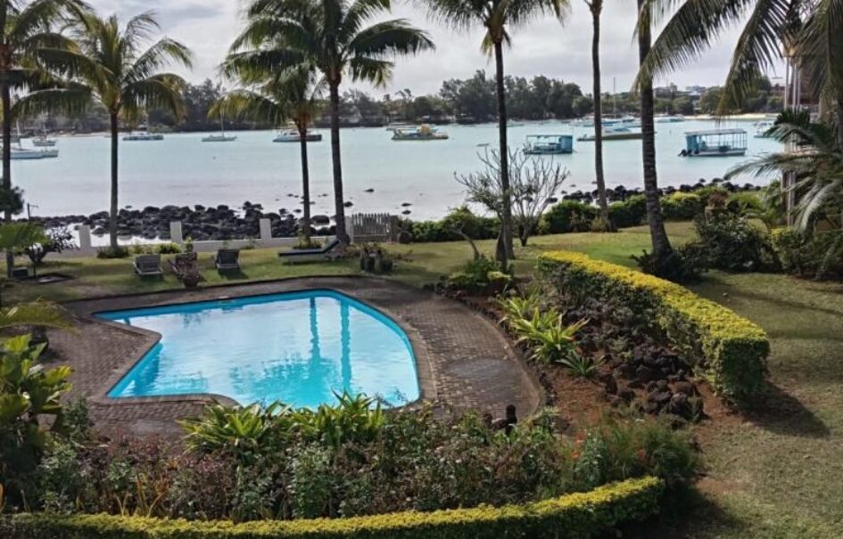Location d’un appartement haut de gamme “pieds dans l’eau” avec vue mer imprenable à Grand Baie
