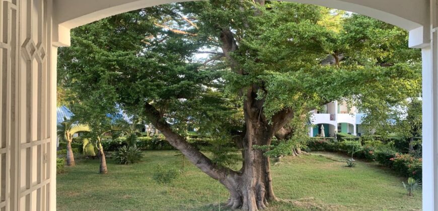 A louer villa en duplex avec piscine dans complexe sécurisé à deux pas de la plage à Flic en Flac