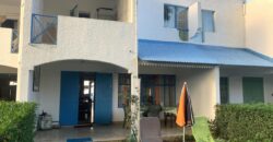 A louer villa en duplex avec piscine dans complexe sécurisé à deux pas de la plage à Flic en Flac