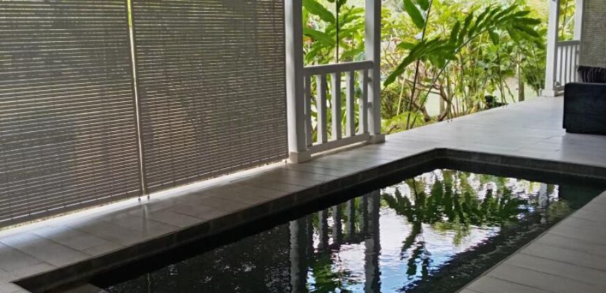 Location d’une magnifique villa de 250 m² avec piscine nichée au cœur d’un écrin de verdure de 2 300 m² à Calodyne