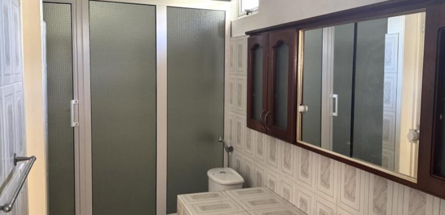A louer une spacieuse villa avec garage situé dans un quartier résidentiel calme à Sodnac