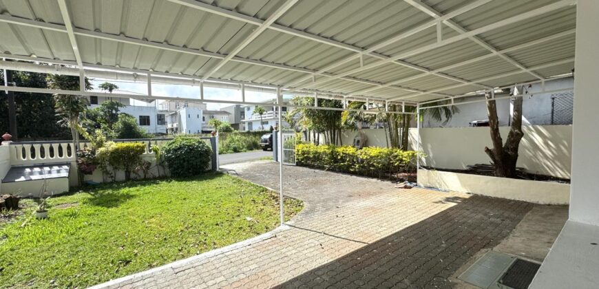 A louer une spacieuse villa avec garage situé dans un quartier résidentiel calme à Sodnac