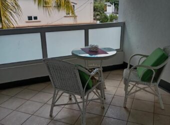 A louer un bel appartement proche de la plage et commerces à Trou aux Biches