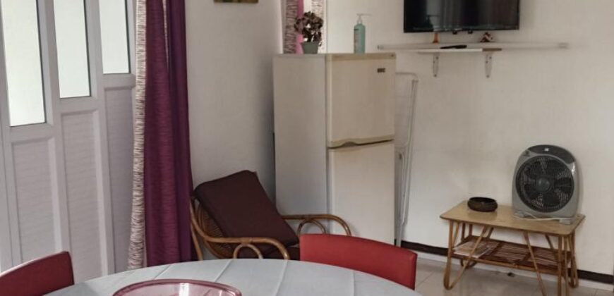 A louer un bel appartement proche de la plage et commerces à Trou aux Biches