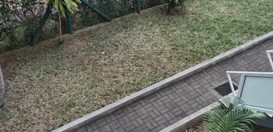 A louer un bel appartement proche de la plage et commerces à Trou aux Biches