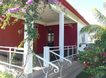 A louer une villa avec terrasse couverte dans le quartier paisible d’Albion