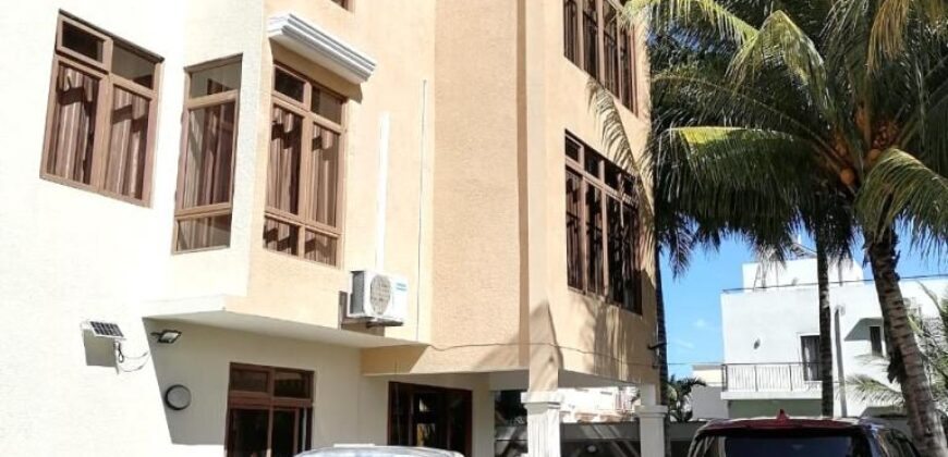 A vendre un charmant appartement situé proche plage et commerces dans un cadre verdoyant à Flic en Flac
