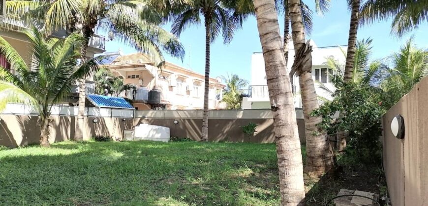 A vendre un charmant appartement situé proche plage et commerces dans un cadre verdoyant à Flic en Flac