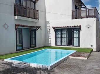 location d’une superbe villa neuve avec piscine située dans un cadre paisible à Calodyne