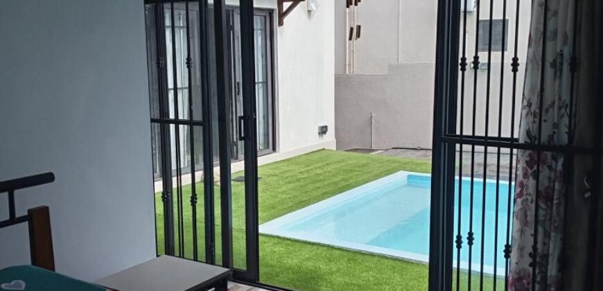 location d’une superbe villa neuve avec piscine située dans un cadre paisible à Calodyne