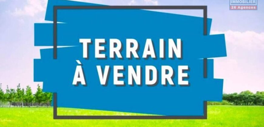 En vente un terrain résidentiel de 2192m2 situé au coeur d’un environnement verdoyant à Rivière Noire